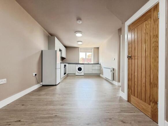 1 bed Apartment to rent Image 6