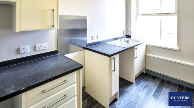 2 bed Apartment to rent Image 4