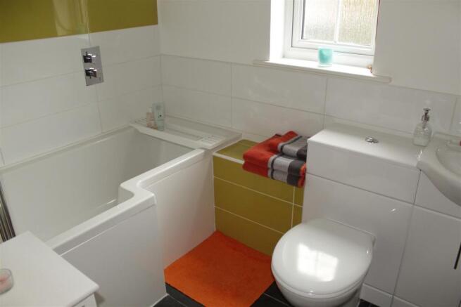 BATHROOM/WC