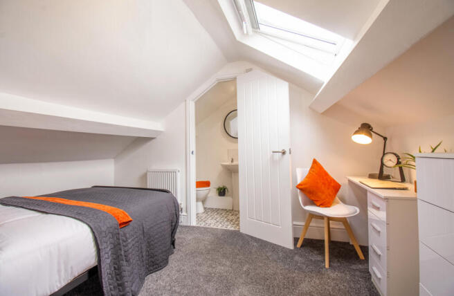 5 bed Terraced to rent Image 9