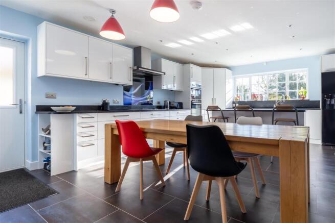 11 Hitchin Road Main House interiors-8.jpg