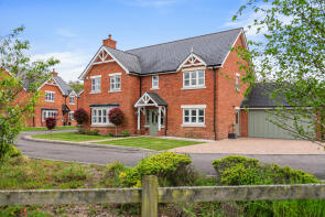 6, Blue Bird Gate, Horley RH6 0GT