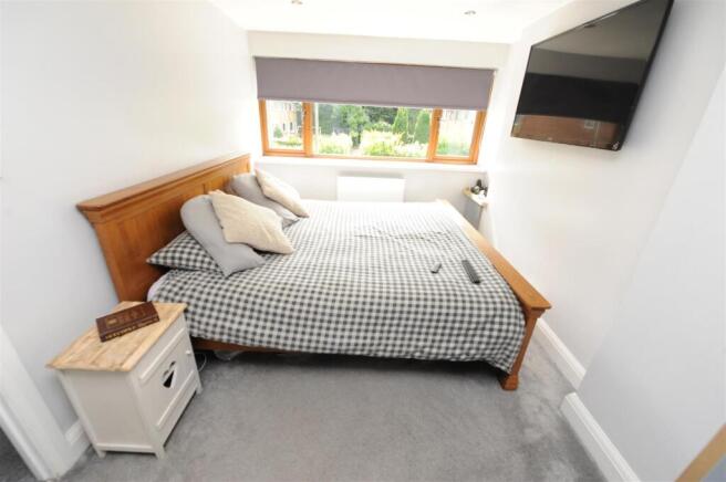 5 bed Semi-Detached for sale Image 7