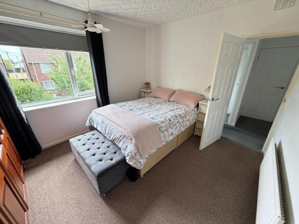 3 bed Terraced for sale Image 12