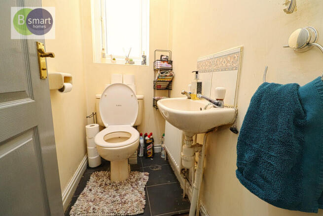 4 bed Detached for sale Image 7