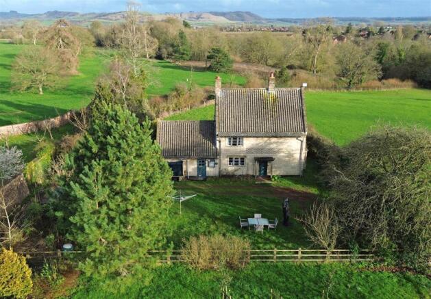 1 - Detached House for Auction, Bromham, Chippenha