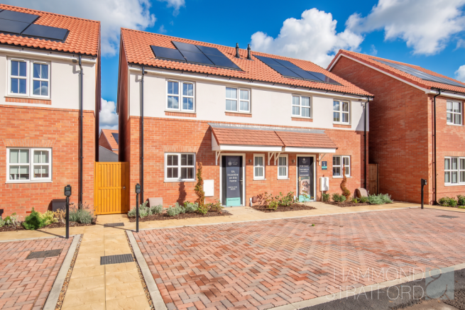 3-bed semi-detached on Clover Court, Cringleford, £319,950