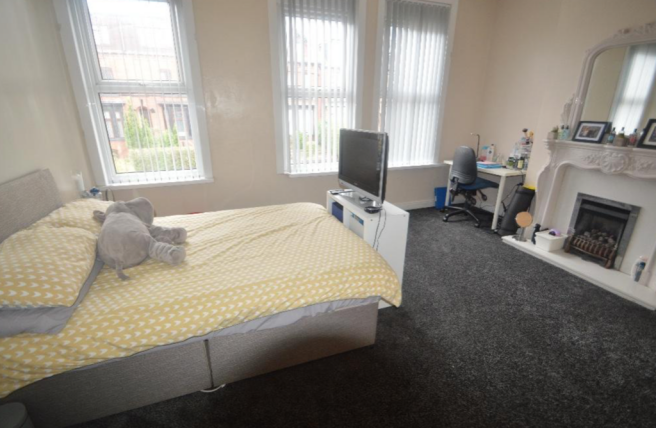 5 bed House to rent Image 10