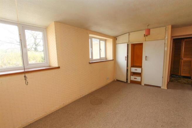 Bedroom 4.jpg