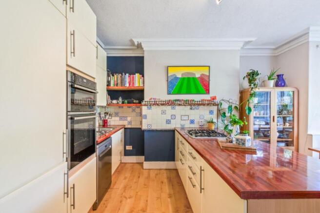 5 bed Terraced for sale Image 6