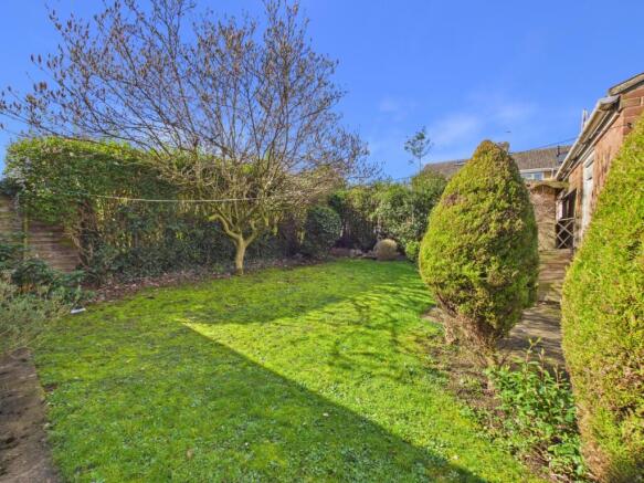 2 bed Semi-Detached Bungalow for sale Image 8