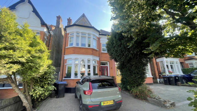 5 bedroom Detached for rent