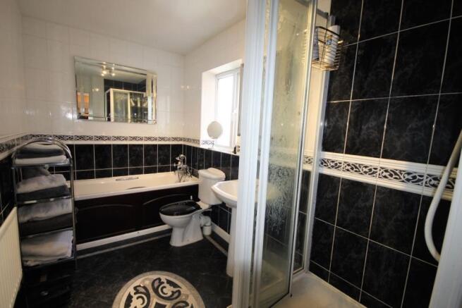 En-Suite Bathroom