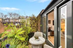 1, Belsize Mews, London NW3 5AT