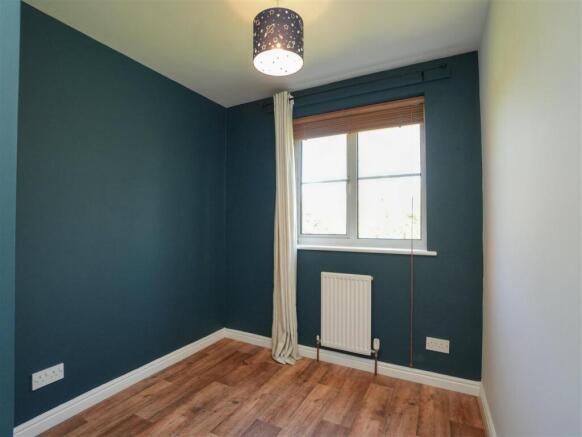 3 bed Terraced for sale Image 9