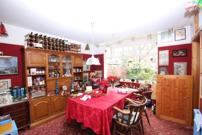 DINING ROOM X2.JPG
