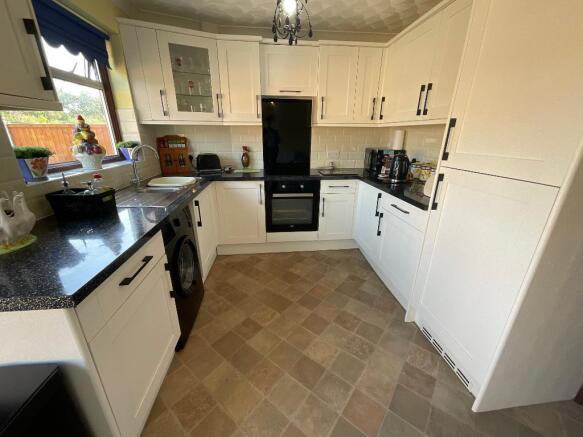 KITCHEN 16' x 9'