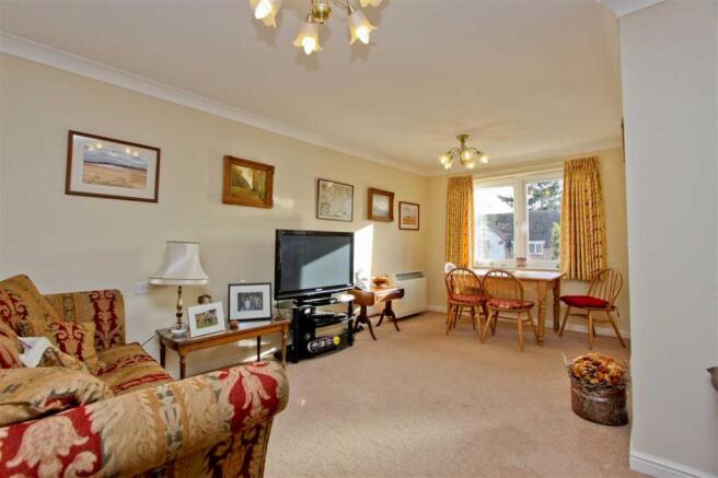 Lounge / Dining Room