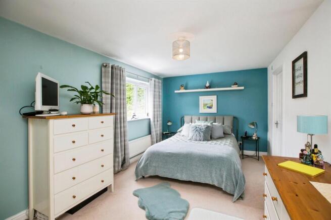4 bed Detached for sale Image 12
