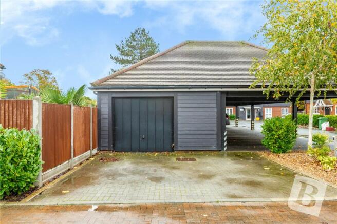 Detached Garage