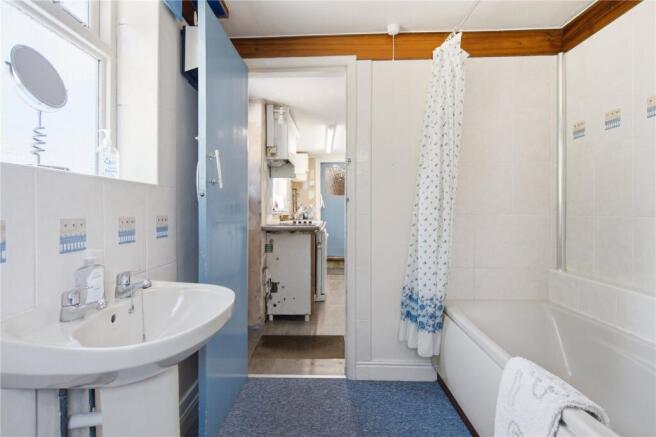 3 bed Semi-Detached for sale Image 10