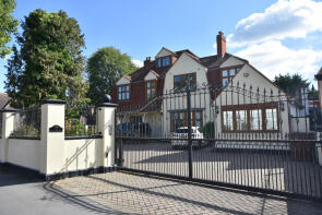 14, Elm Grove, Hornchurch RM11 3UA