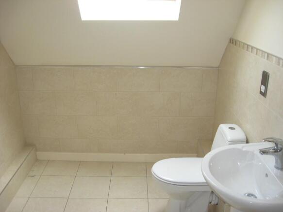 2 bed Flat to rent Image 12