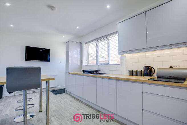 2 bed Detached Bungalow for sale Image 7