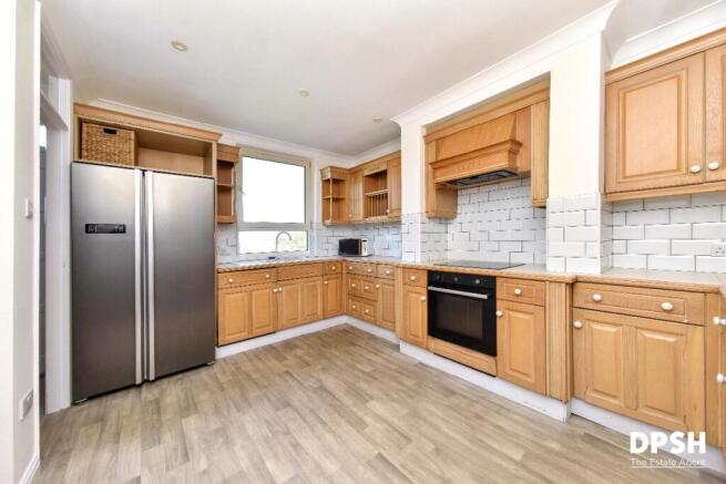 4 bed Terraced for sale Image 4