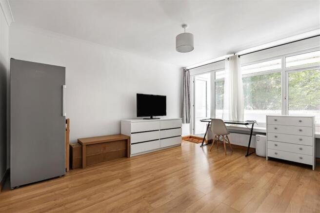 Ellisfield Drive, Putney photo 2