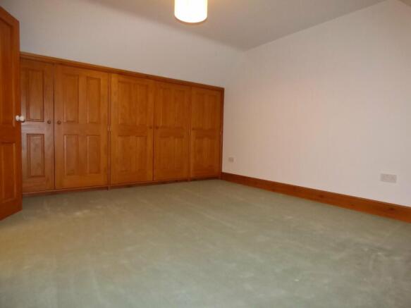bedroom 2 (2)