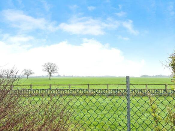 Wivenhoe Road, Alresford, CO7 photo 2