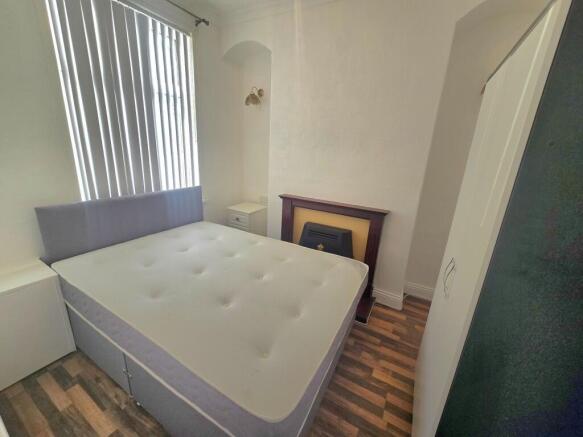 3 bed Terraced to rent Image 4