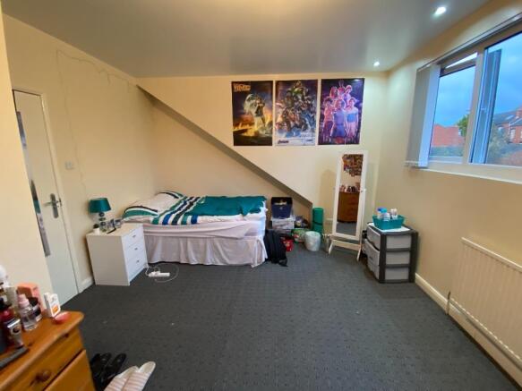 6 bed Terraced to rent Image 7