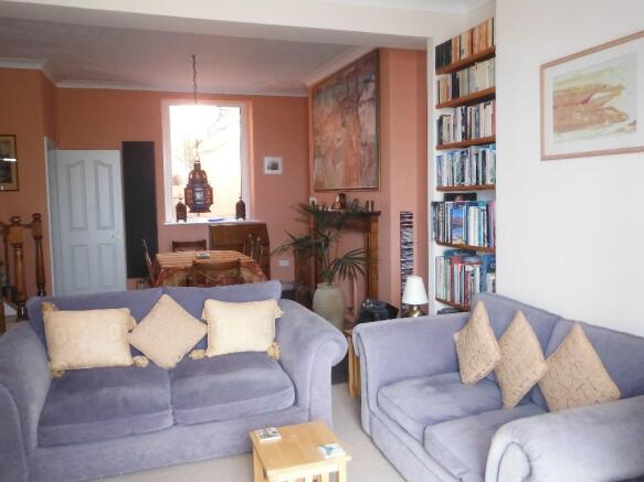 Lounge - dining room