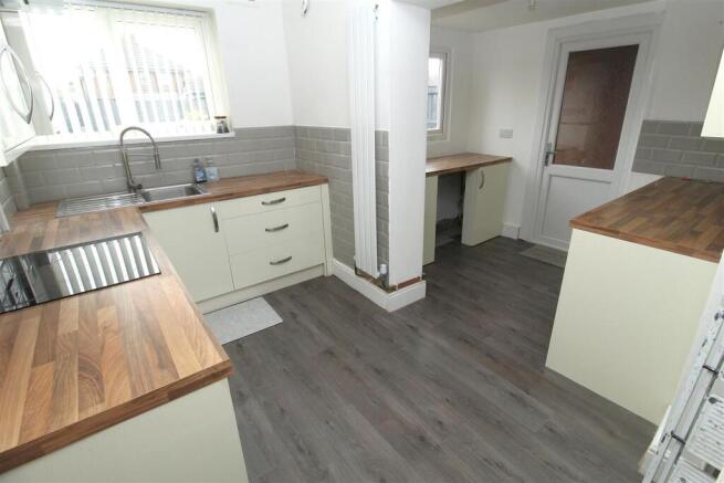 Kitchen3.JPG