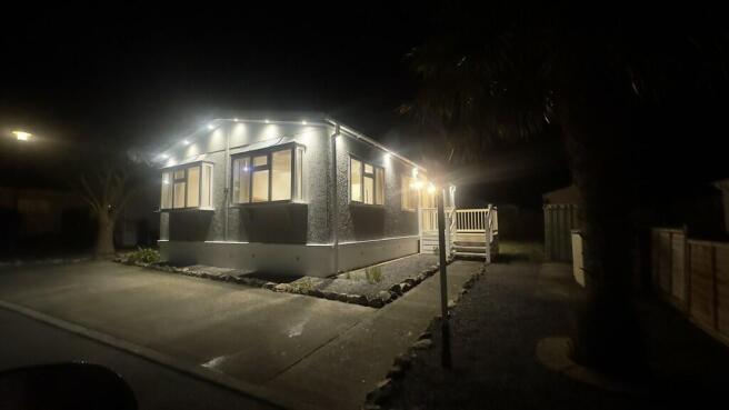 5DF41012-2F75-479...