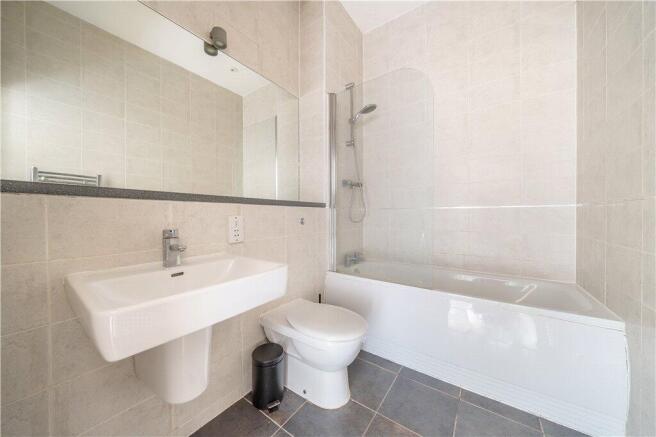 Studio to rent Image 8