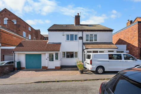 Middlefield Road, Bromsgrove B60 2PW