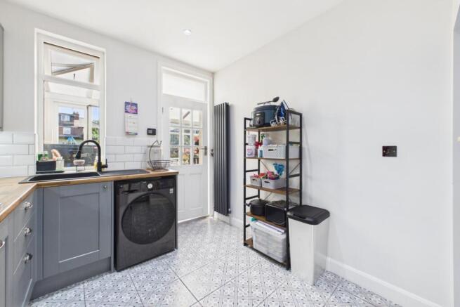 3 bed Semi-Detached for sale Image 6