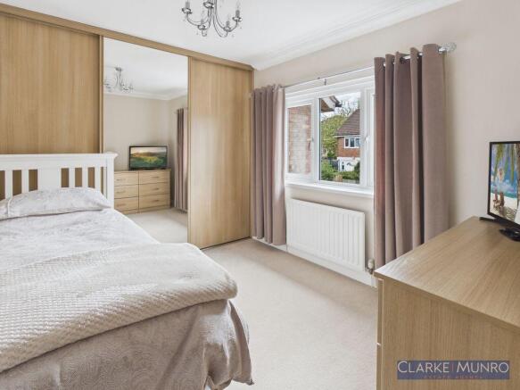 3 bed Terraced for sale Image 10