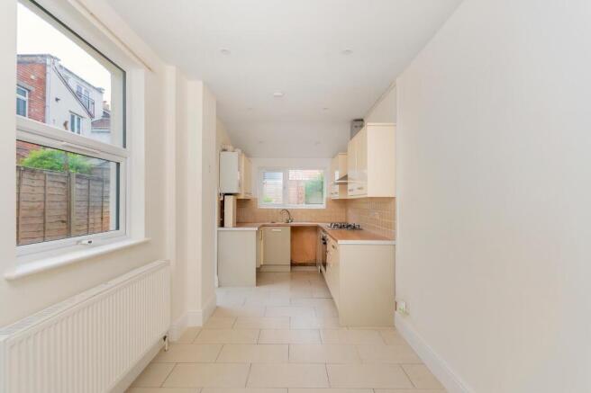 6G4SBR - Kitchen D.jpg