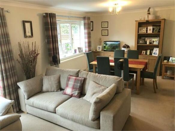 Lounge/Dining Room