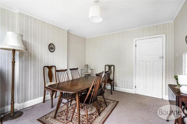 Woodlands Avenue, West Byfleet, Surrey, KT14 photo 4