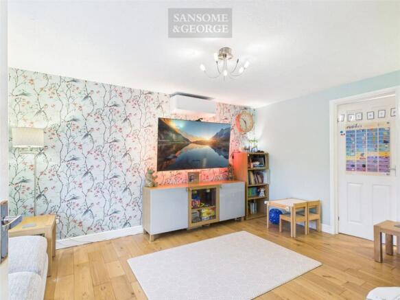 Hawkley Drive, Tadley, RG26 photo 4