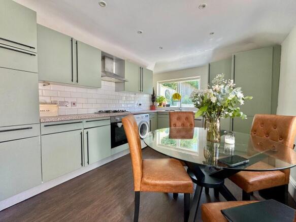 L - Kitchen 4