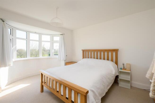 3 bed Semi-Detached for sale Image 10