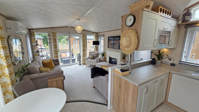 Pemberton Serena Lodge 42’ x 13’ – Two Bedroom, Thriftwood Country Park, Plaxdale Green Road, Sevenoaks, Kent, TN15 7PB photo 4