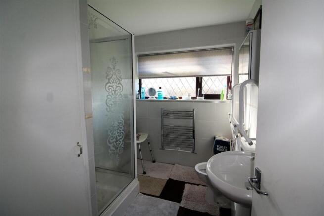 Bathroom.JPG