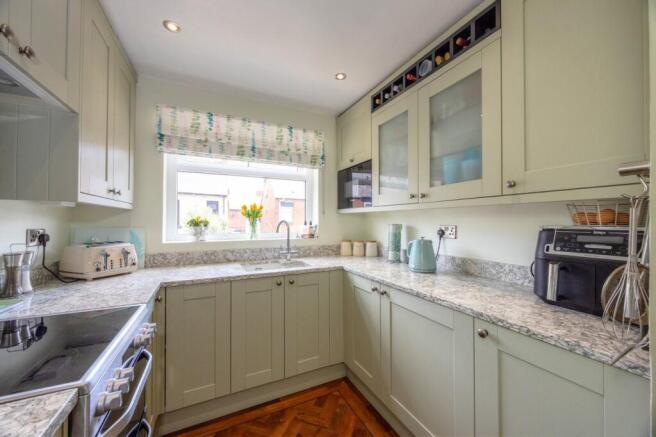 3 bed Terraced for sale Image 8